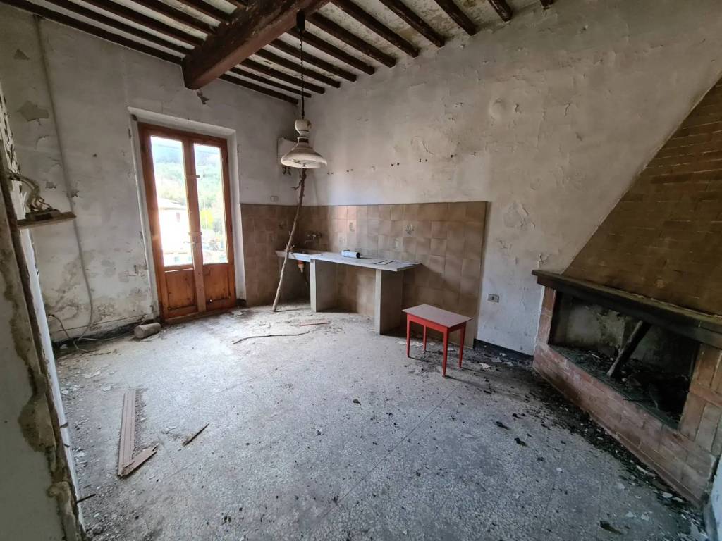 casa indipendente in vendita a Vicopisano