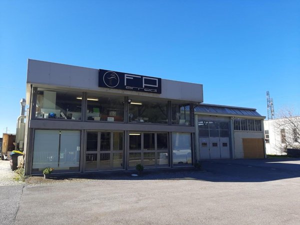 capannone in vendita a Vicopisano