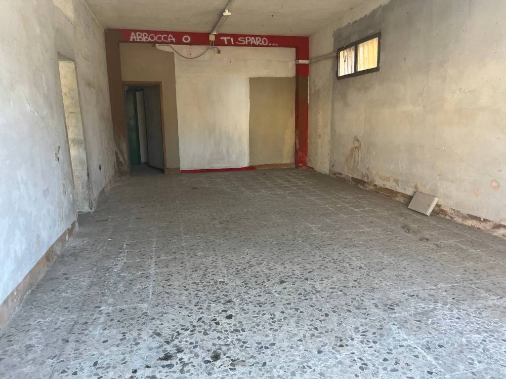 negozio in vendita a Vicopisano in zona San Giovanni alla Vena