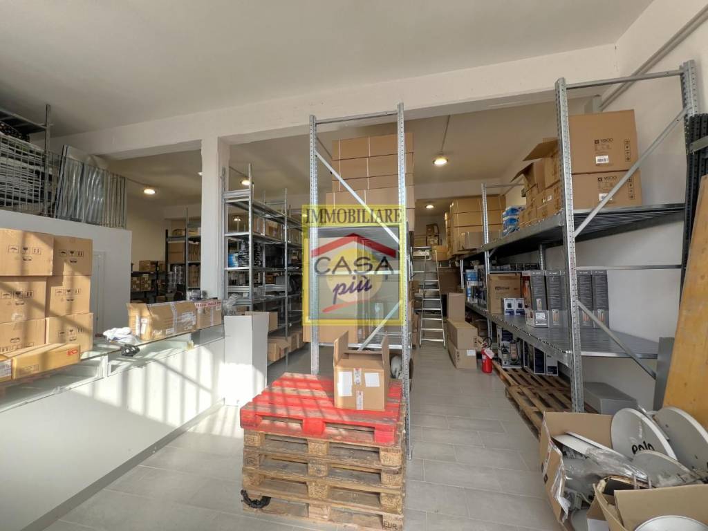 locale commerciale in vendita a Vicopisano in zona San Giovanni alla Vena