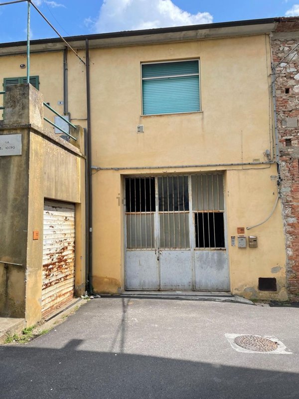 casa indipendente in vendita a Vicopisano in zona San Giovanni alla Vena