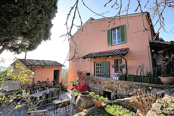 casa indipendente in vendita a Vicopisano