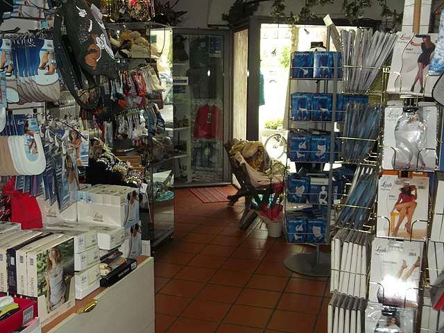 locale commerciale in vendita a Vicopisano