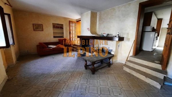 casa indipendente in vendita a Vicopisano