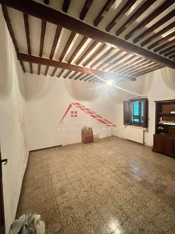 intera palazzina in vendita a Vicopisano in zona San Giovanni alla Vena