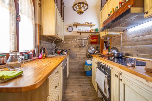 casa indipendente in vendita a Vicopisano in zona Uliveto Terme