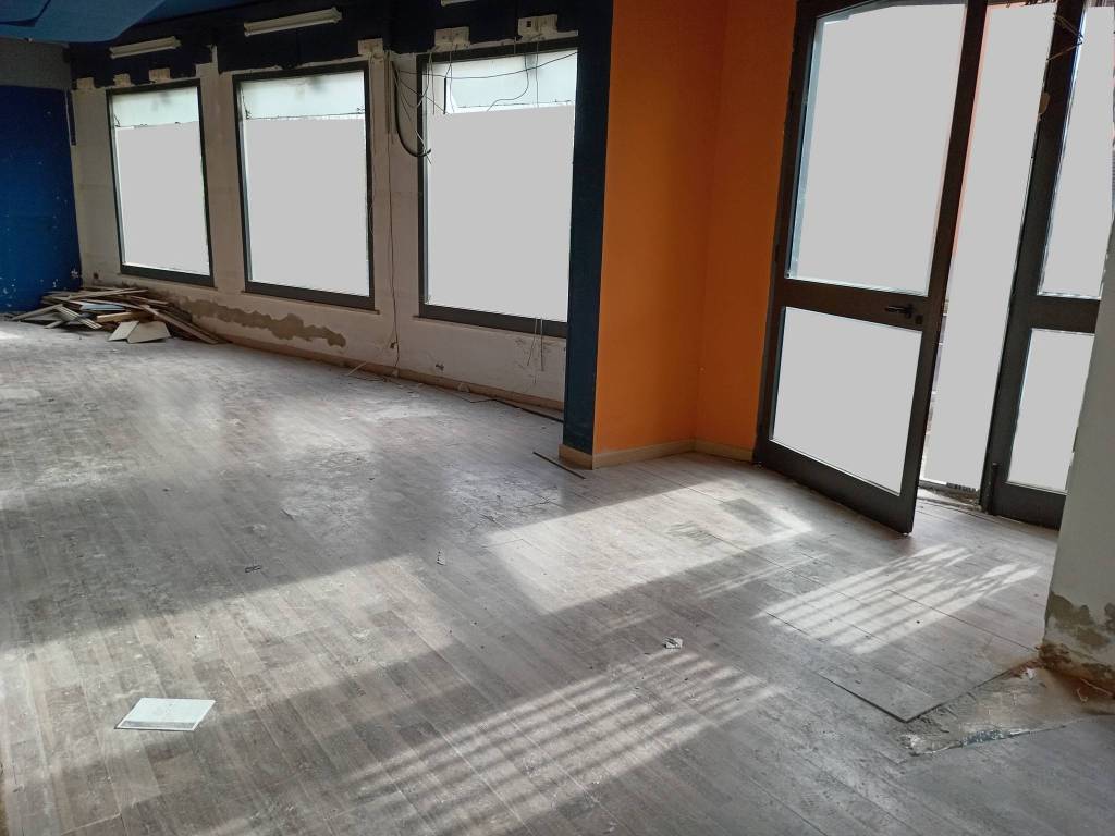 negozio in vendita a Vicopisano in zona San Giovanni alla Vena
