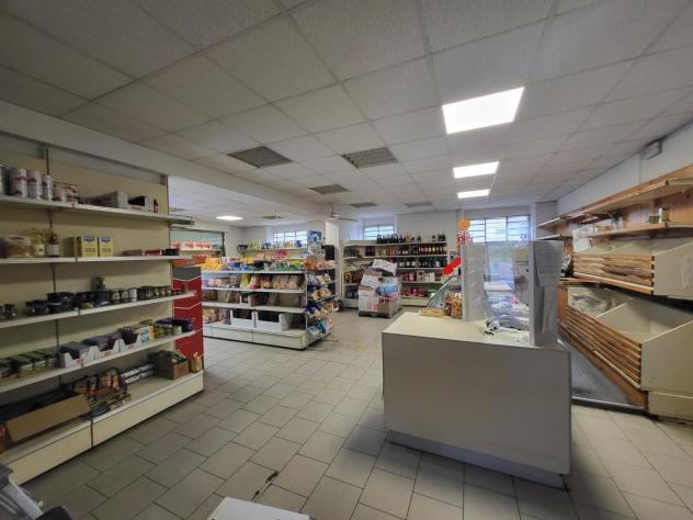 negozio in vendita a Vicopisano in zona San Giovanni alla Vena