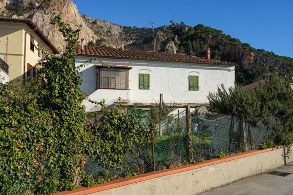 casa indipendente in vendita a Vicopisano in zona Uliveto Terme