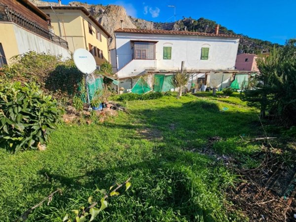 casa indipendente in vendita a Vicopisano in zona Uliveto Terme