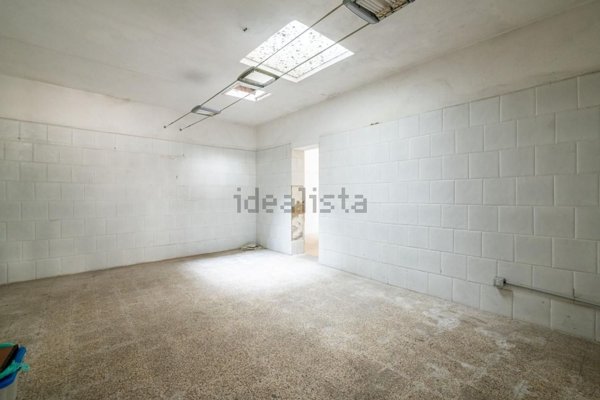 locale commerciale in vendita a Vicopisano