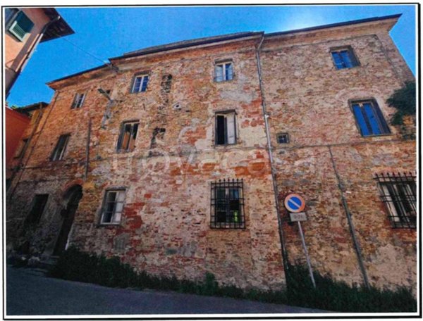 locale di sgombero in vendita a Vicopisano