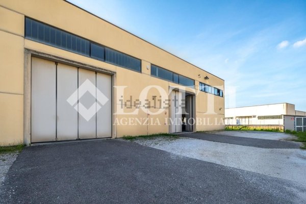 capannone in vendita a Vicopisano