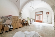 locale commerciale in vendita a Vicopisano