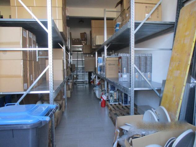 locale commerciale in vendita a Vicopisano in zona San Giovanni alla Vena