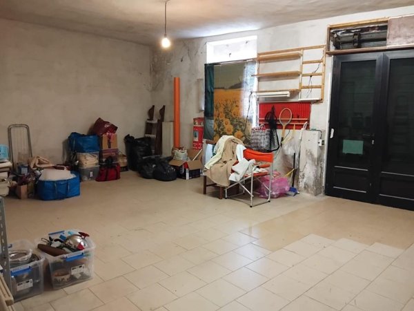 locale di sgombero in vendita a Vicopisano in zona Uliveto Terme