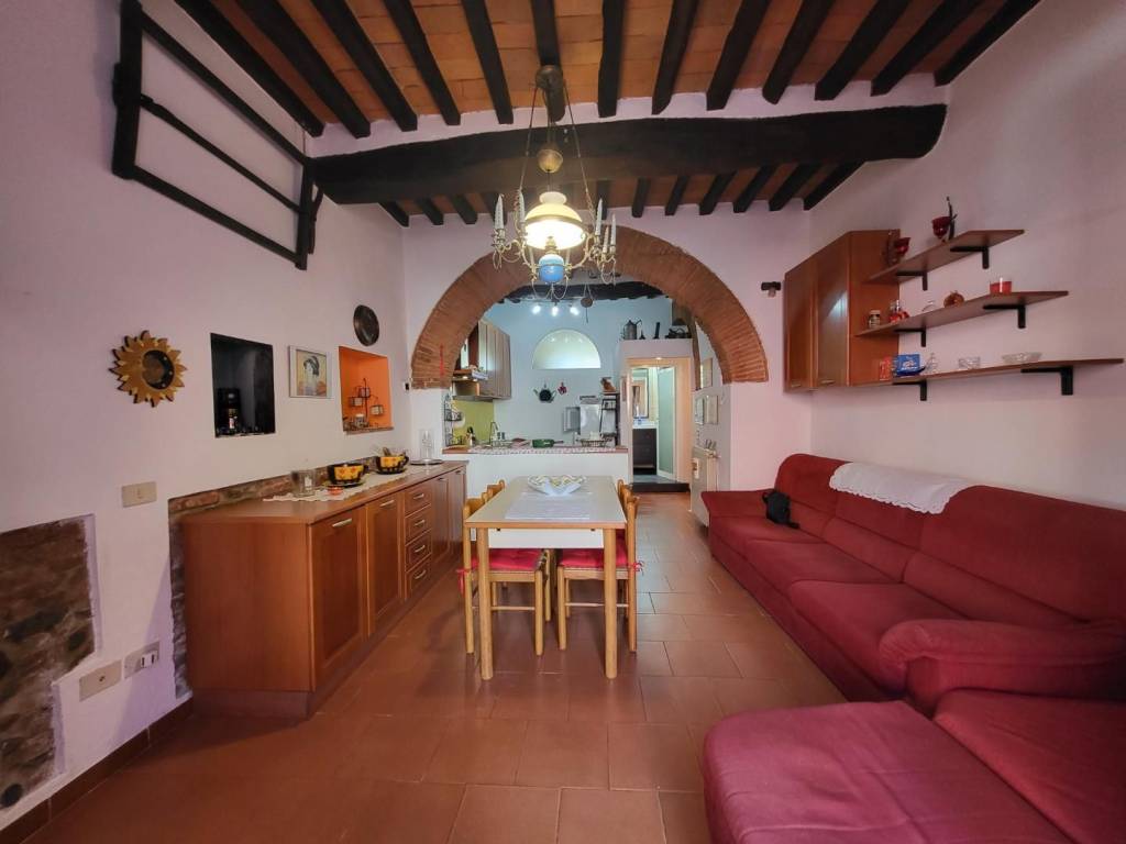 appartamento in vendita a Vicopisano in zona San Giovanni alla Vena