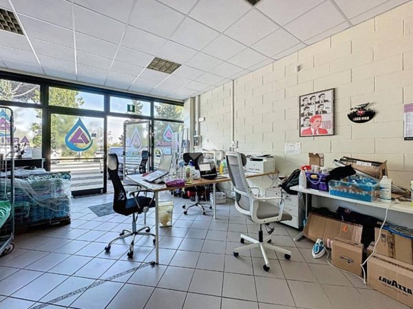 negozio in vendita a Vicopisano