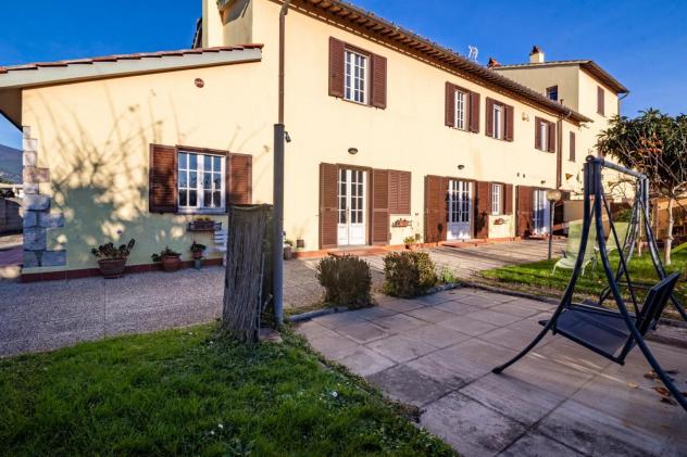 casa indipendente in vendita a Vicopisano in zona Caprona