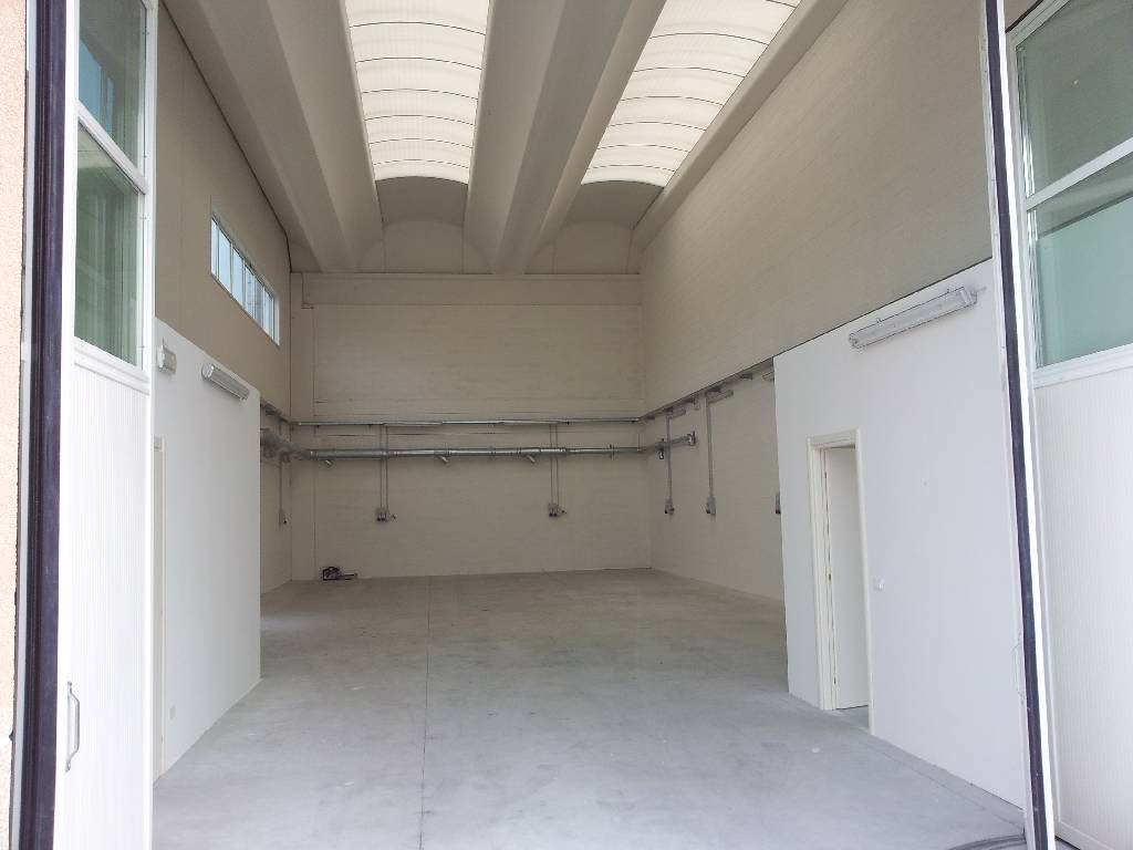 negozio in vendita a Vicopisano