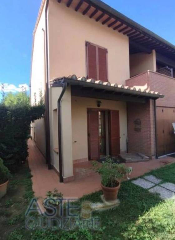 casa indipendente in vendita a Vicopisano