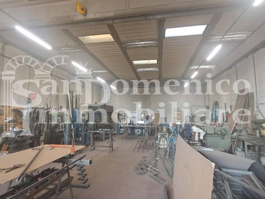 locale commerciale in vendita a Vicopisano