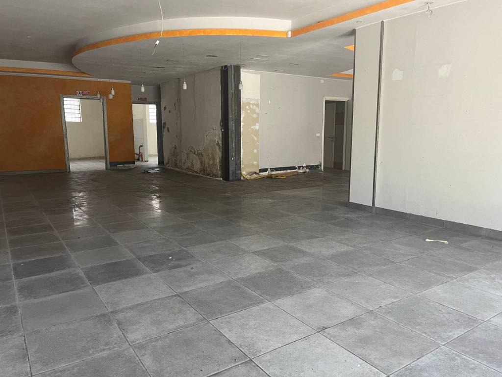 negozio in vendita a Vicopisano