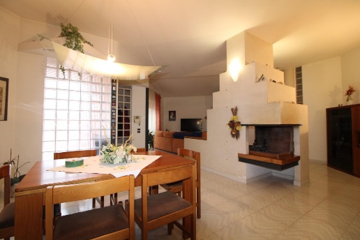 casa indipendente in vendita a Vicopisano