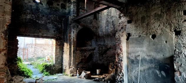 locale di sgombero in vendita a Vicopisano