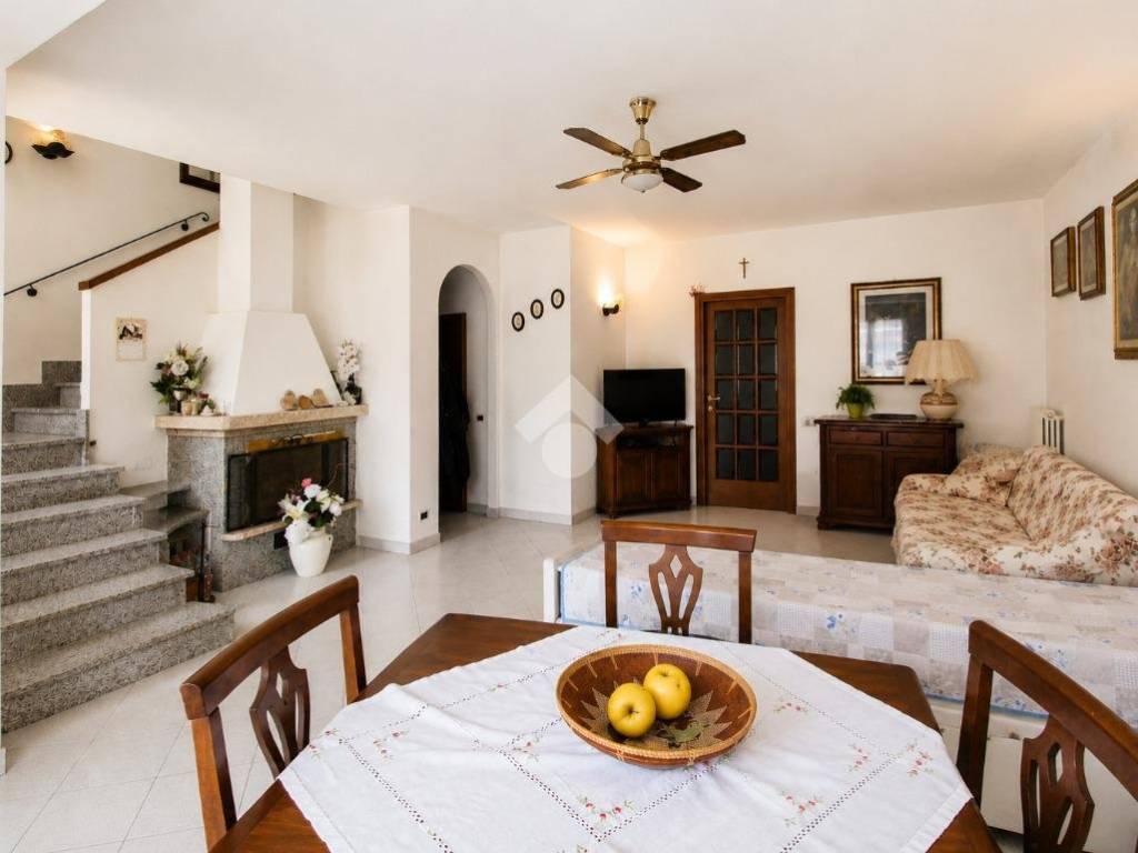 casa indipendente in vendita a Vicopisano