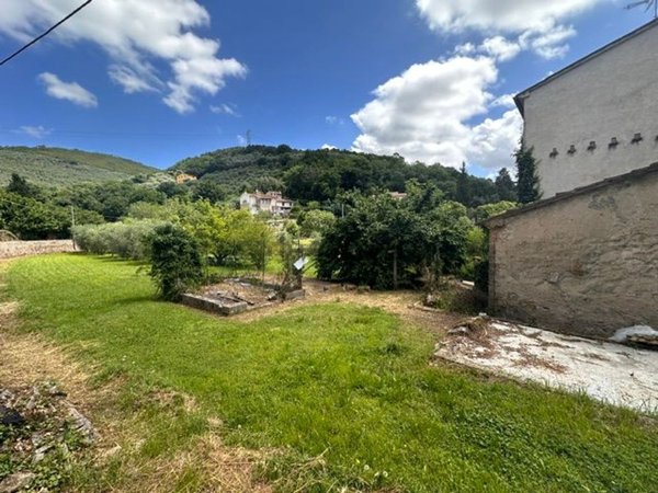 intera palazzina in vendita a Vicopisano in zona San Giovanni alla Vena