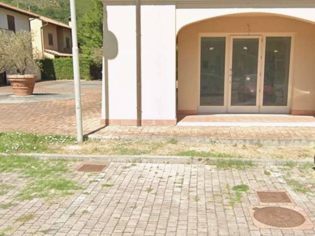 negozio in vendita a Vicopisano