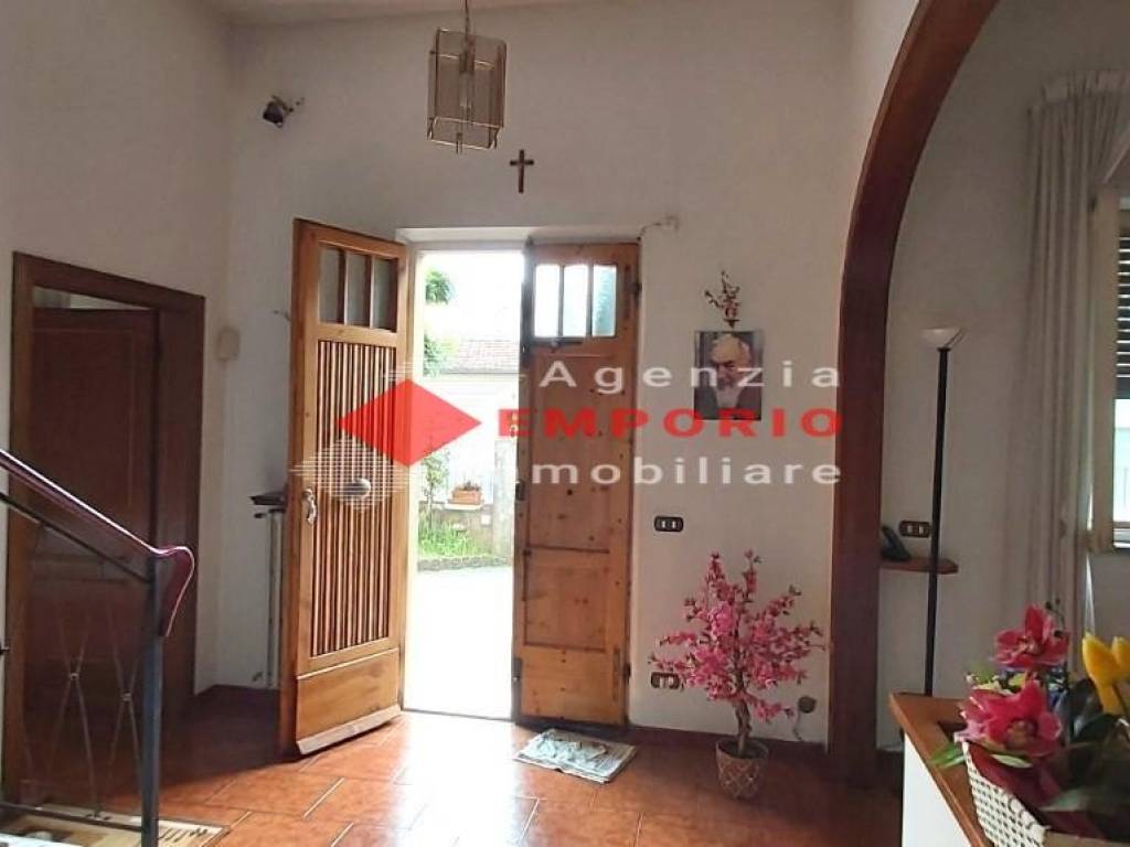 intera palazzina in vendita a Vicopisano in zona San Giovanni alla Vena