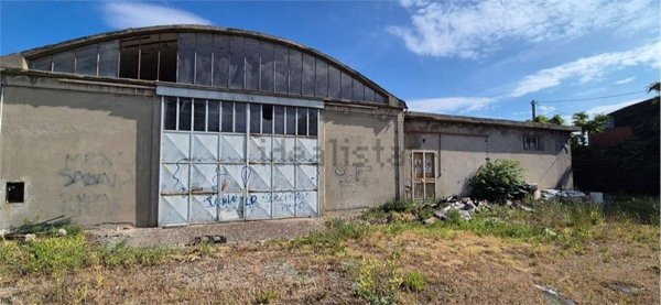locale di sgombero in vendita a Vicopisano in zona San Giovanni alla Vena