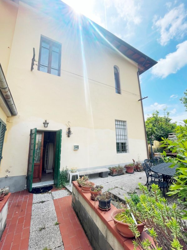 casa indipendente in vendita a Vicopisano in zona Uliveto Terme