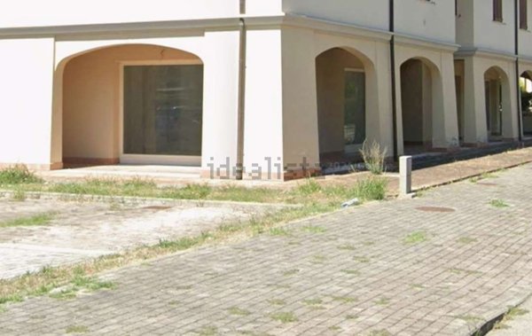 locale commerciale in vendita a Vicopisano
