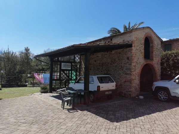 casa indipendente in vendita a Vicopisano