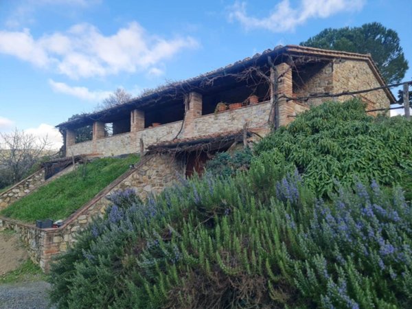 negozio in vendita a Volterra