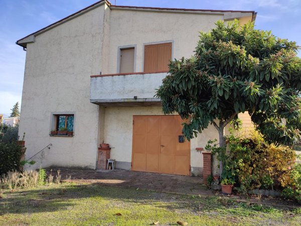 casa indipendente in vendita a Volterra in zona Villamagna