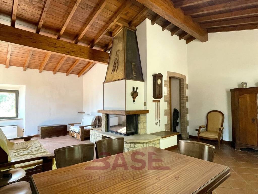 appartamento in vendita a Volterra in zona Saline