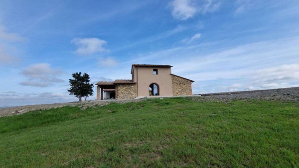 casa indipendente in vendita a Volterra