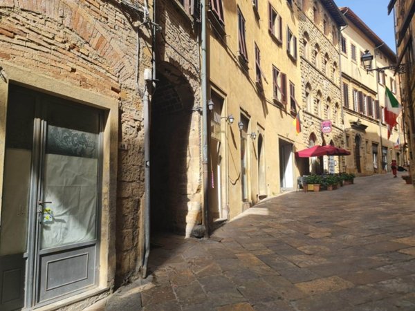 negozio in vendita a Volterra