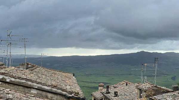 intera palazzina in vendita a Volterra