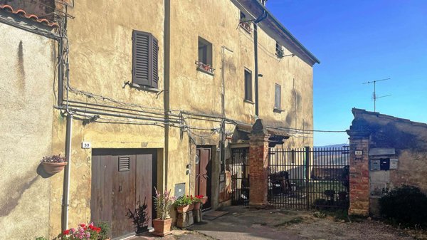 appartamento in vendita a Volterra in zona Mazzolla