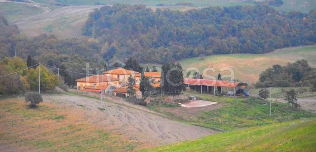 locale di sgombero in vendita a Volterra