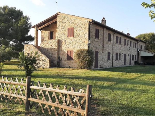negozio in vendita a Volterra