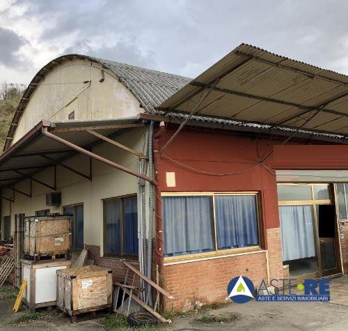 locale di sgombero in vendita a Volterra