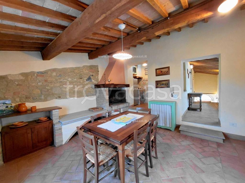 appartamento in vendita a Volterra in zona Mazzolla