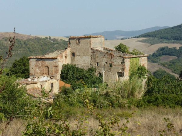 rudere in vendita a Volterra