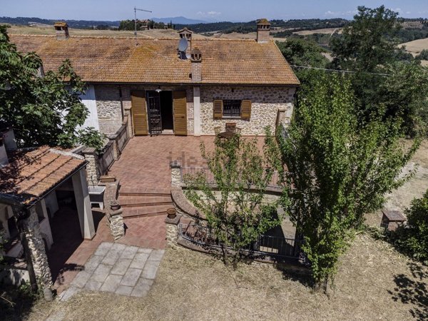 appartamento in vendita a Volterra in zona Villamagna